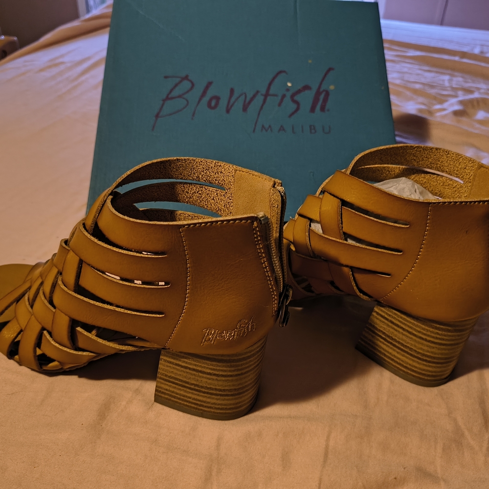 Blowfish Women's Tan Heeled Sandals
